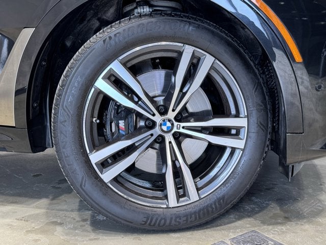 2022 BMW X7 M50i