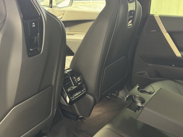 2025 BMW iX xDrive50