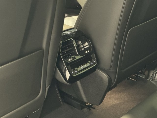 2025 BMW iX xDrive50