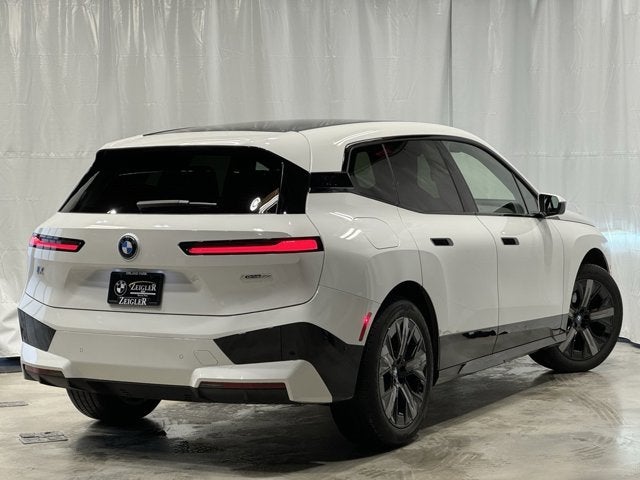 2025 BMW iX xDrive50