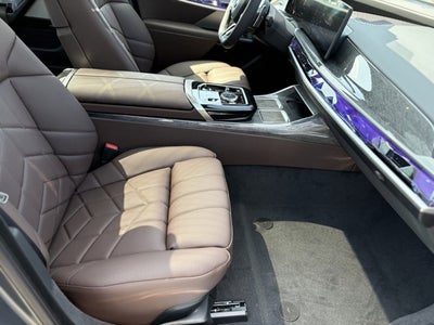 2025 BMW 7 Series 760i xDrive