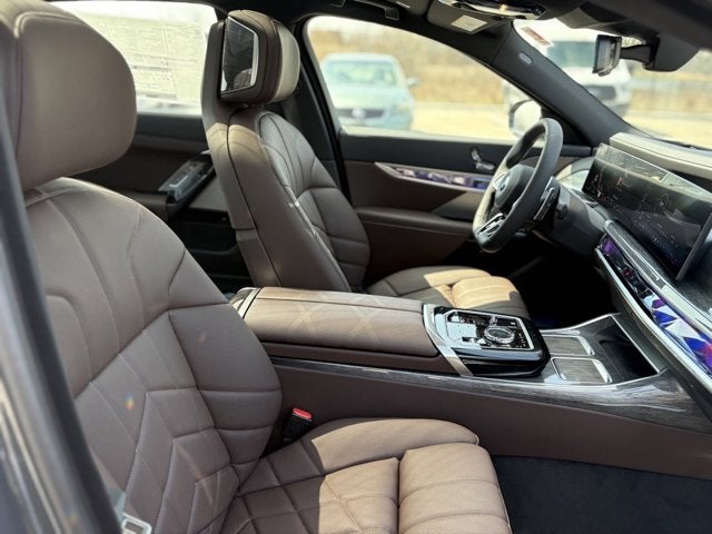2025 BMW 7 Series 760i xDrive