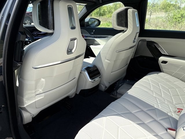 2025 BMW 7 Series 760i xDrive