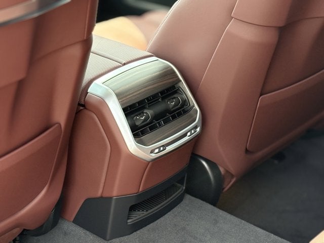 2025 BMW 7 Series 760i xDrive