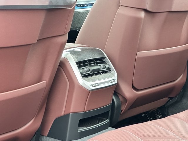 2025 BMW 7 Series 760i xDrive