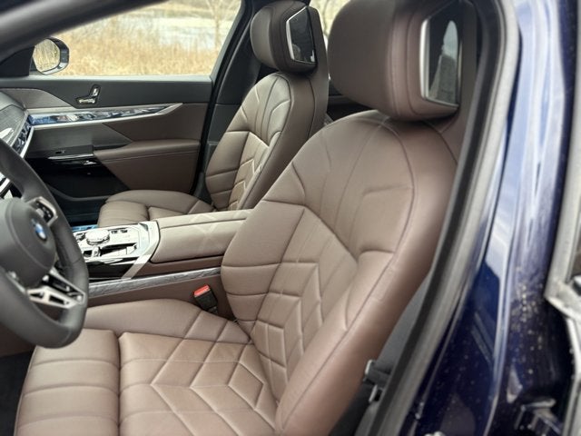 2025 BMW 7 Series 760i xDrive