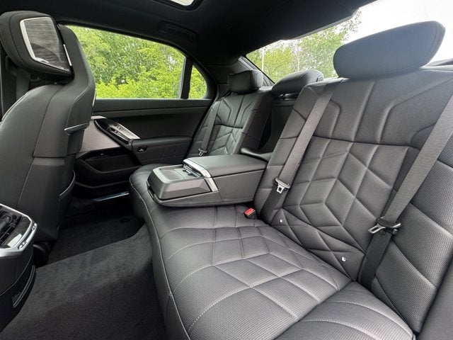 2025 BMW 7 Series 760i xDrive