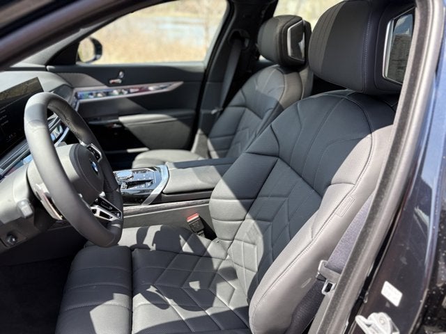 2025 BMW 7 Series 760i xDrive