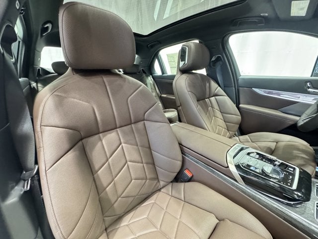 2025 BMW 7 Series 760i xDrive