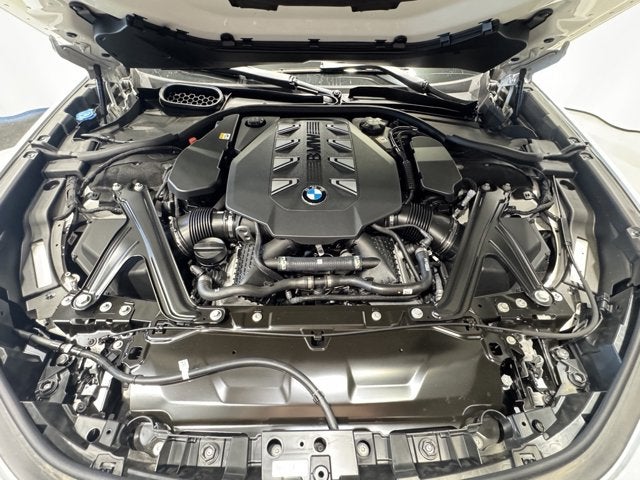 2025 BMW 7 Series 760i xDrive