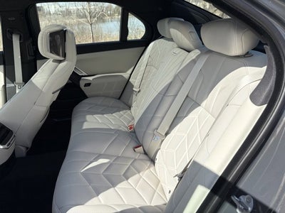 2025 BMW 7 Series 760i xDrive