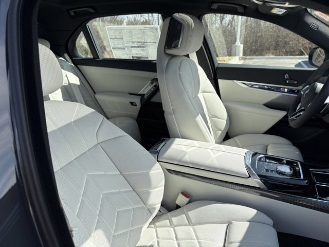 2025 BMW 7 Series 760i xDrive
