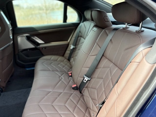 2025 BMW 7 Series 760i xDrive