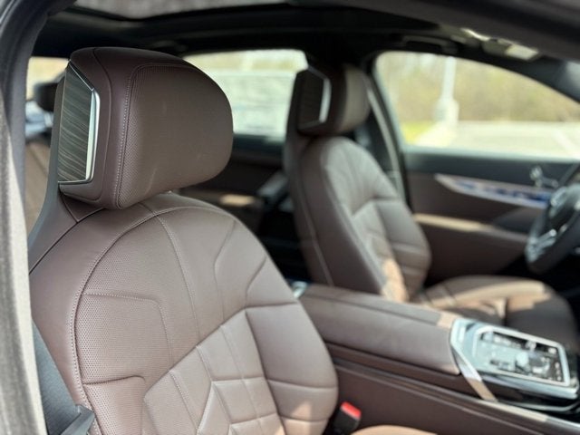 2025 BMW 7 Series 760i xDrive