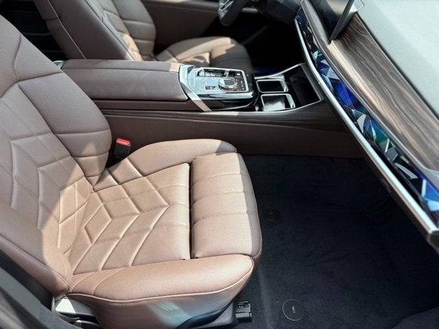 2025 BMW 7 Series 760i xDrive
