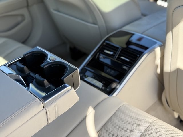 2022 BMW 8 Series 840i