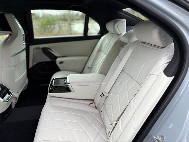 2025 BMW i7 xDrive60